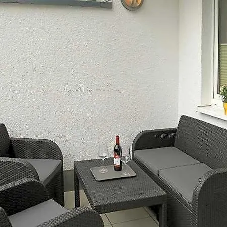 Modernes In Mit Balkon Hotel